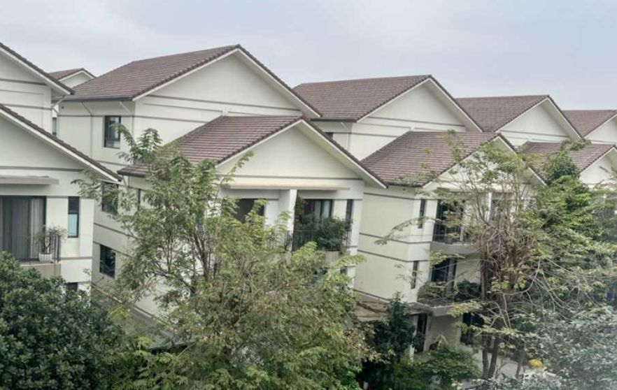Chính chủ cần chuyển nhượng shophouse Vinhomes Thăng Long hướng Đông Nam, diện tích 102m2